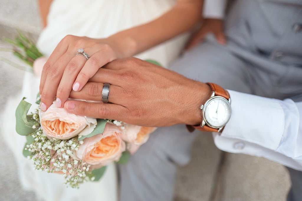 Choosing the Perfect Winter Wedding Jewelry: Tips for Brides