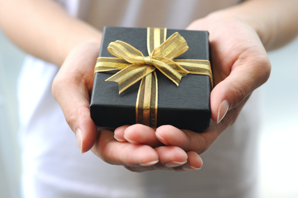 10 Perfect Holiday Jewelry Gifts For Everyone In Your Life